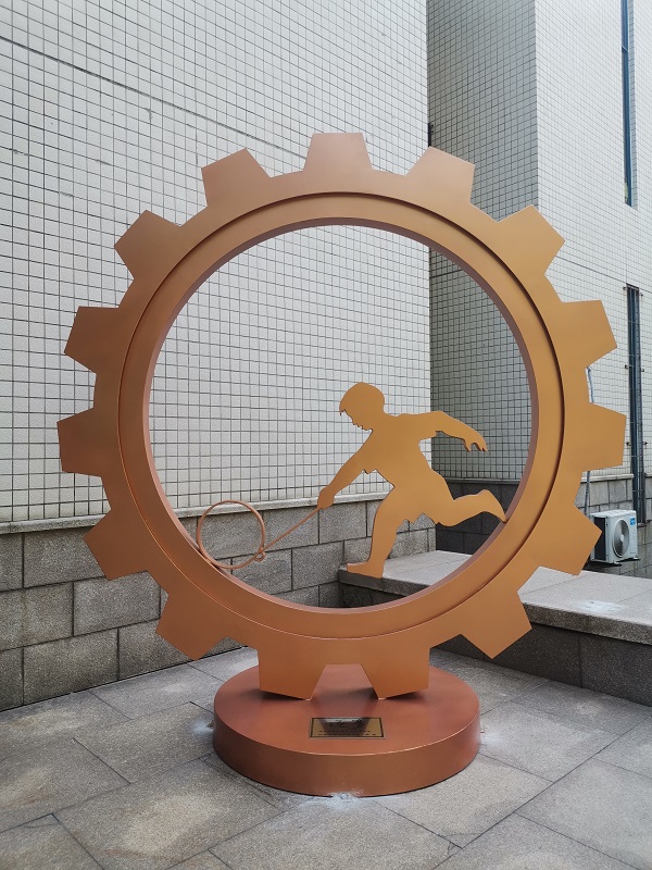 煙臺大學 機械汽車工程學院  雕塑